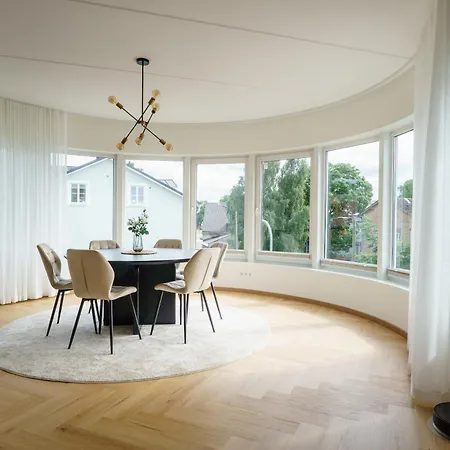 Stylish Veerenni Apartment With Panoramic Windows Apartman Tallinn