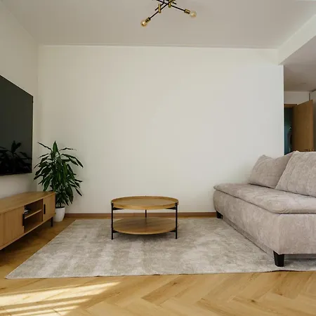 Stylish Veerenni Apartment With Panoramic Windows Tallinn