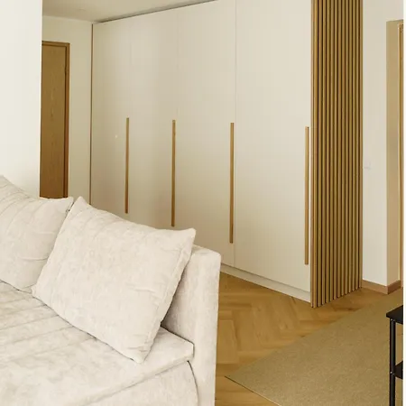 Stylish Veerenni Apartment With Panoramic Windows Apartman Tallinn