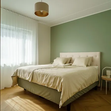 Stylish Veerenni Apartment With Panoramic Windows Apartman *